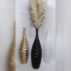 فازة عنق ضيق مع ريش