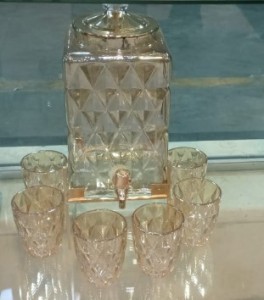 إبريق زجاجي مربع مزخرف + 6 كاسات